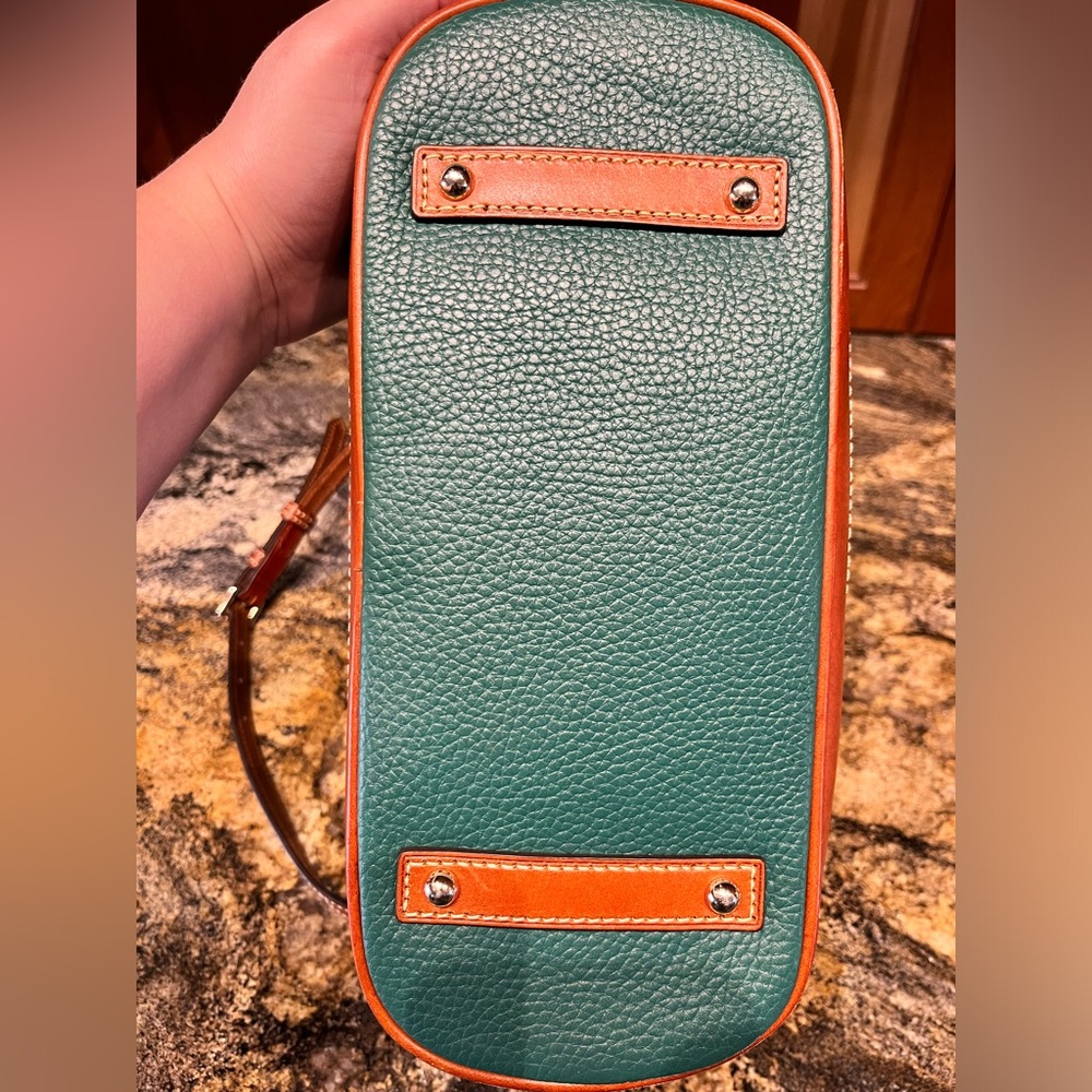 Dooney & Bourke zip-zip satche - Picture 6 of 7